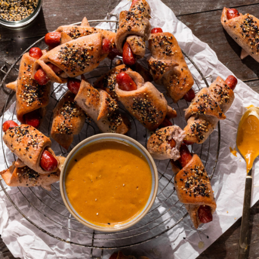 Serving and Storing Pigs in a Blanket