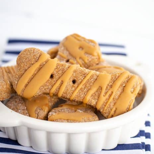 Peanut Butter Dog Biscuit: Easy Homemade Dog Treat Recipe