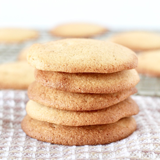 Low-carbohydrate almond flour cookies